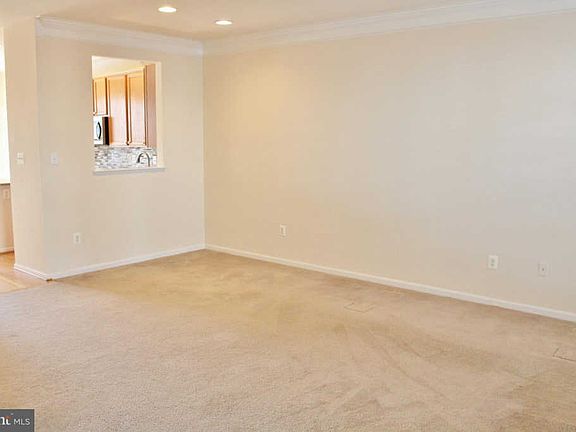 3rd image of 6975 Earlston Dr