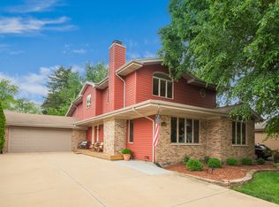 5248 Benton Ave, Downers Grove, IL 60515