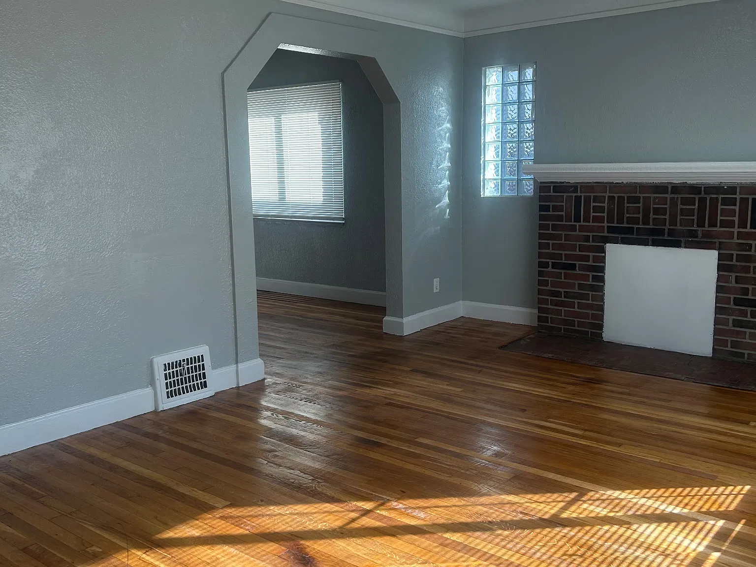4 bed, 1.5 bath, 1481 sqft, $1,800 — Photo 2