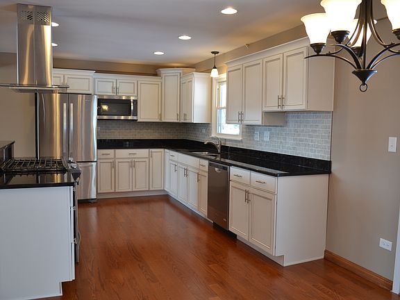 4th image of 24424 W Pellinore Dr