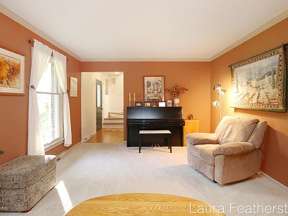 5th image of 6141 Blythefield Ave NE