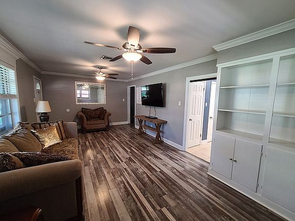 3rd image of 2506 Belmont Blvd