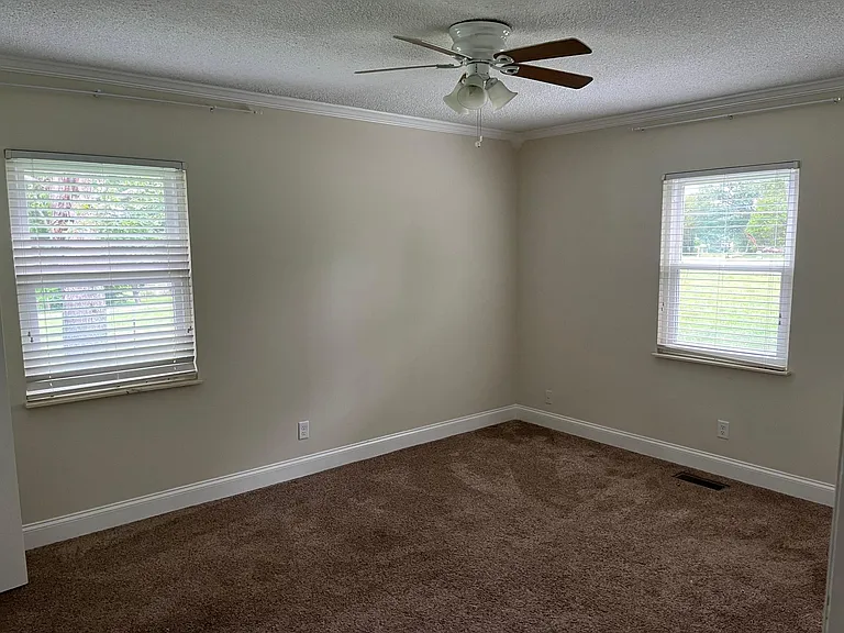 2809 Igou Ferry Rd — Photo 11