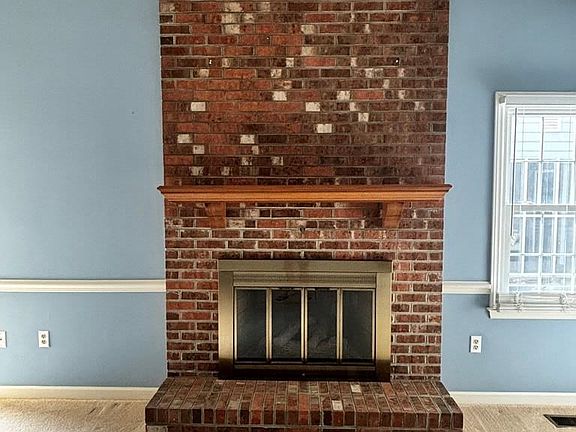 5th image of 137 Sommerset Ct