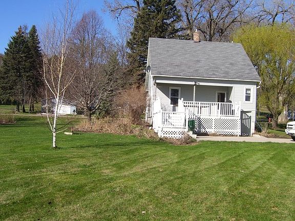 4th image of 513 Lake Dr