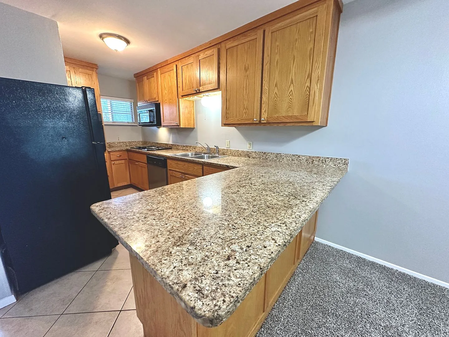 Fabulous landmark Downtown Austin property! Great downtown neighborhood! — Photo 1