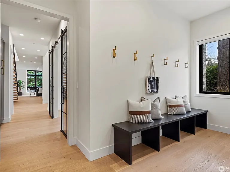4605 108th Ave NE — Photo 3