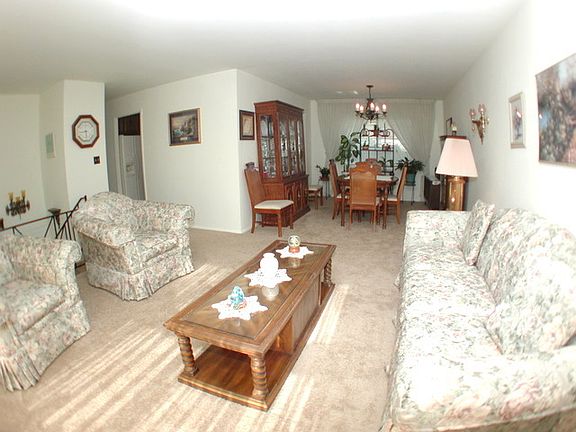 4th image of 309 S Park Blvd