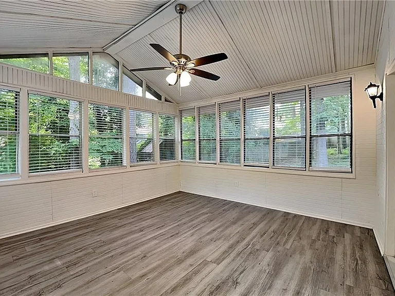 2426 Emberwood Ct NW — Photo 15