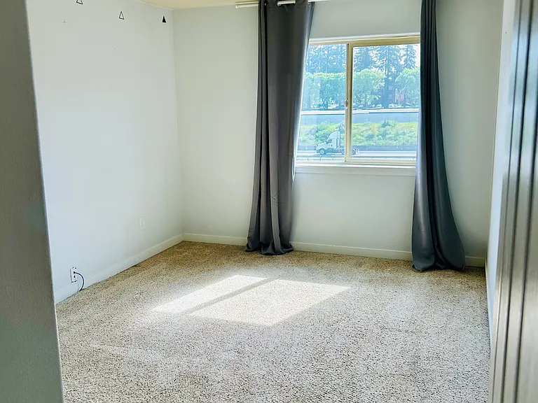 845 NE 109th Ct — Photo 10