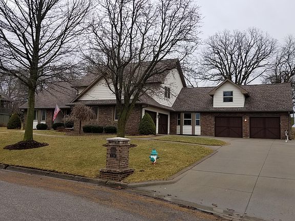 5th image of 738 S Lake Dr