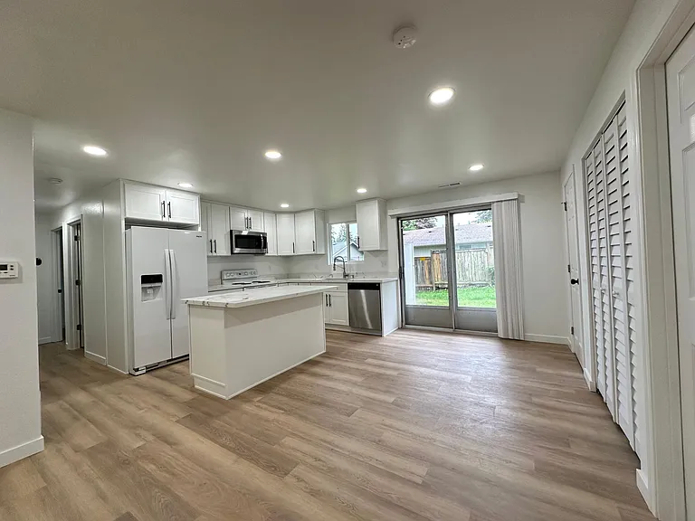 3021 SW 316th St — Photo 3
