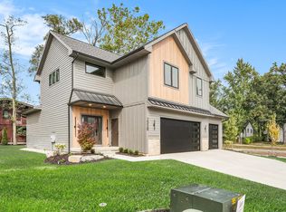 2359 Elinor Ln SE, East Grand Rapids, MI 49506