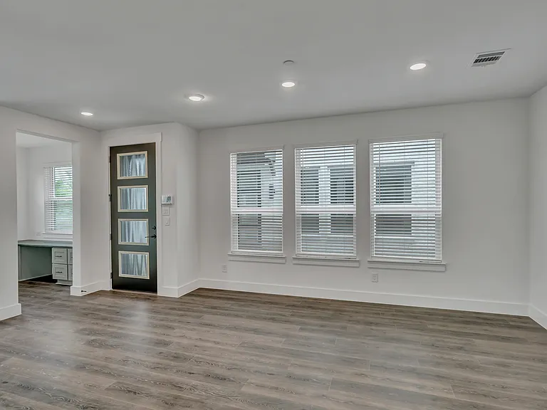 855 Lennox Dr — Photo 6