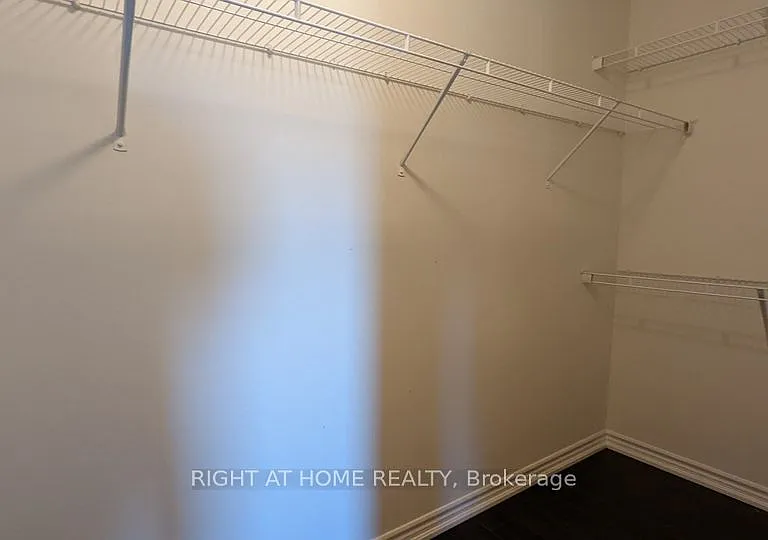 686 Laking Ter — Photo 16