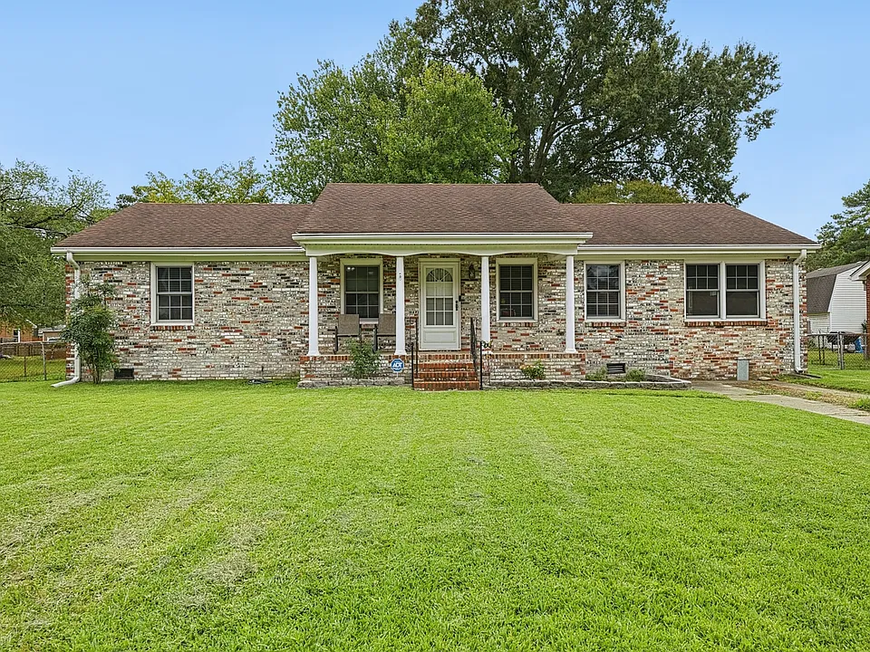 4821 Orleans Dr