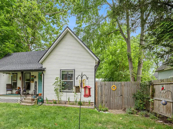 202 E Douglas St, Bangor, MI 49013