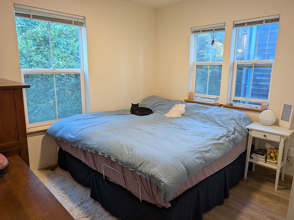 1st image of 565 NW 3rd St #1