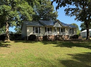 446 Treetop Trl, Lawrenceburg, TN 38464
