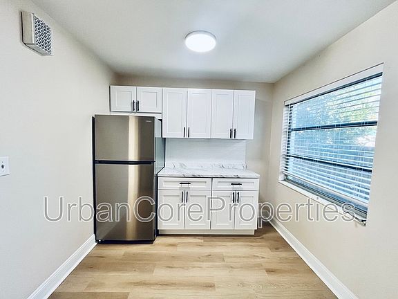 3rd image of 105 7th Ave N APT 3