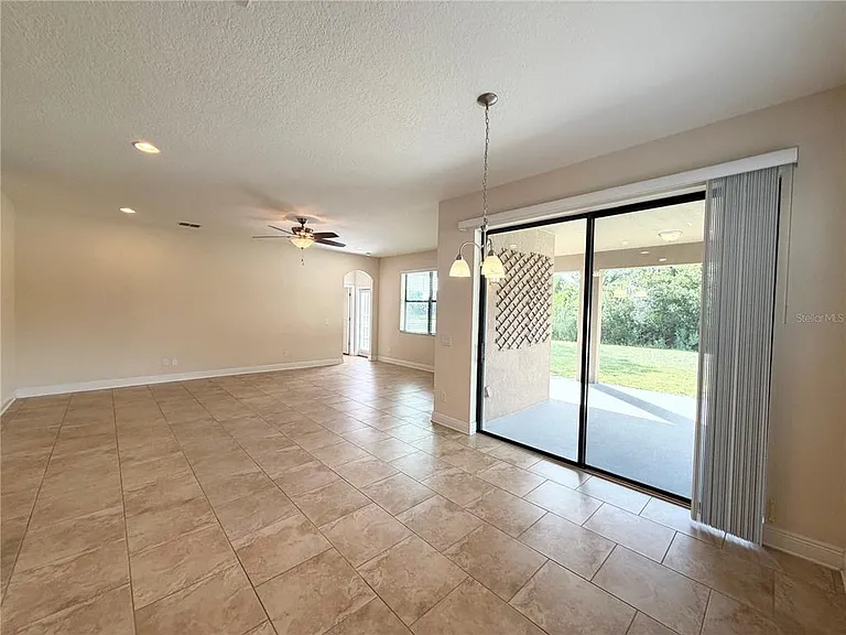 19522 Whispering Brook Dr — Photo 12