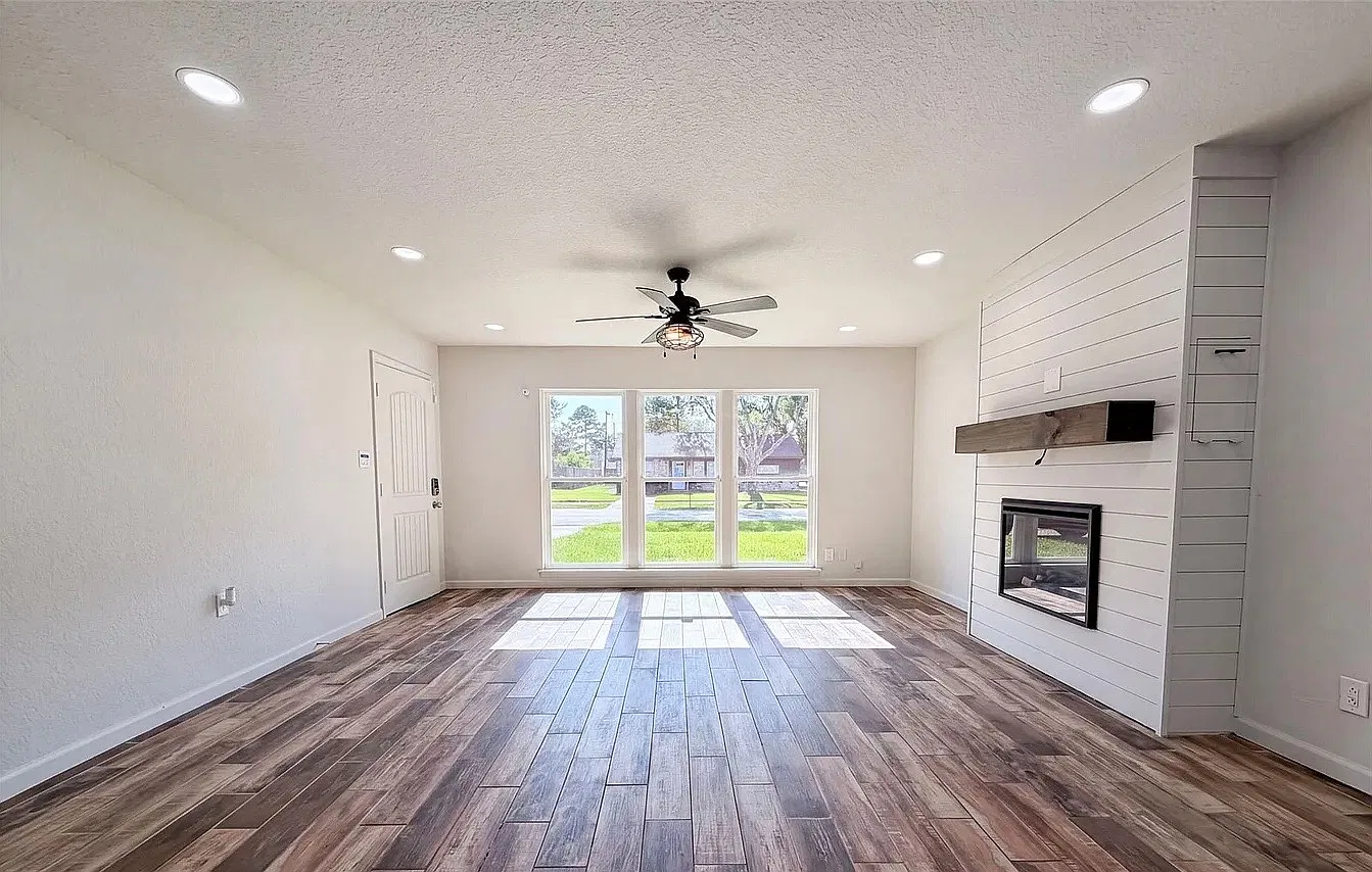 4 bed, 1897 sqft, $1,689 — Photo 3