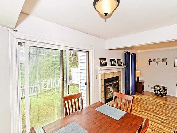 4th image of 13 Ashwood Ct