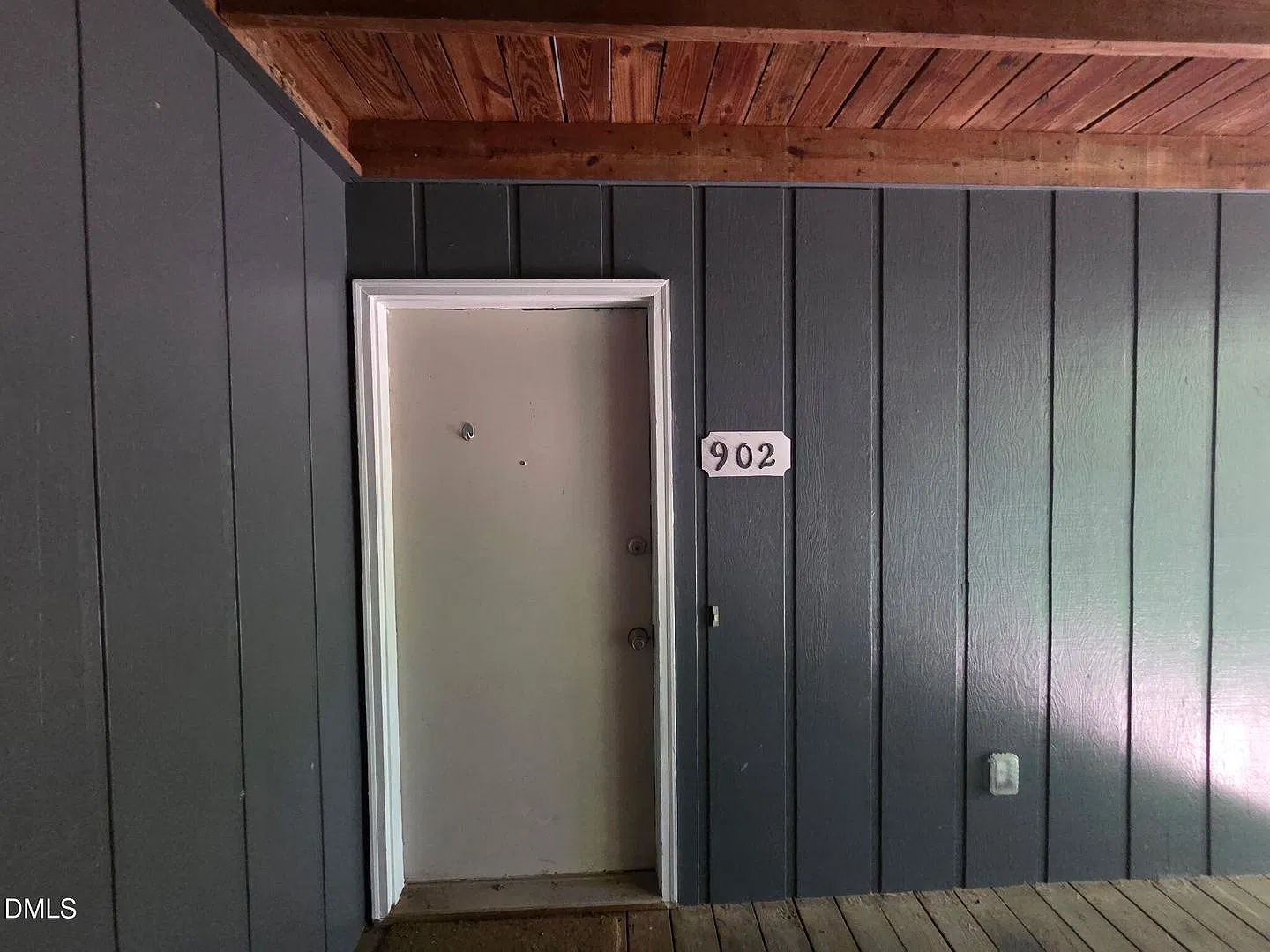 902 W Chatham St — Photo 2