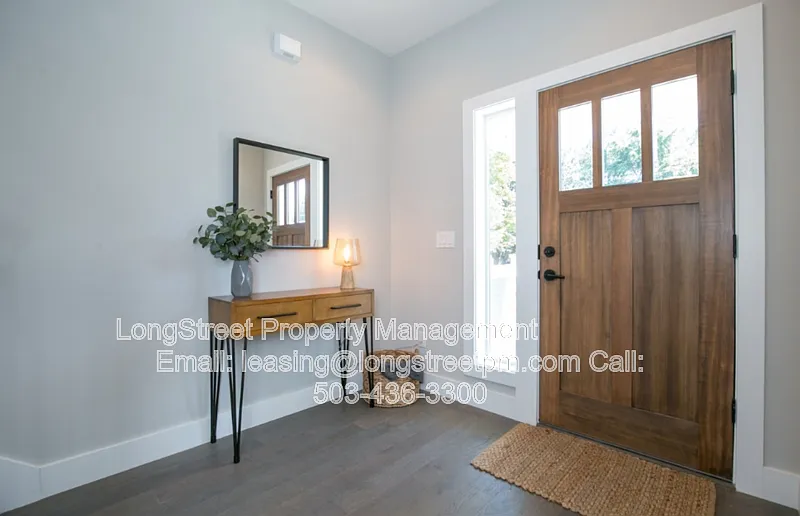 4 bed, 3.0 bath, 1816 sqft, $3,295 — Photo 2