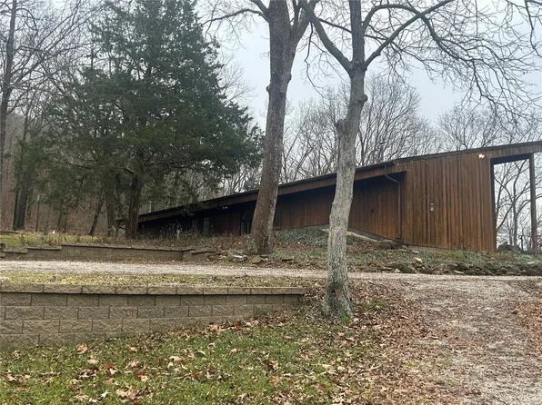366 Moll Rd, Augusta, MO 63332