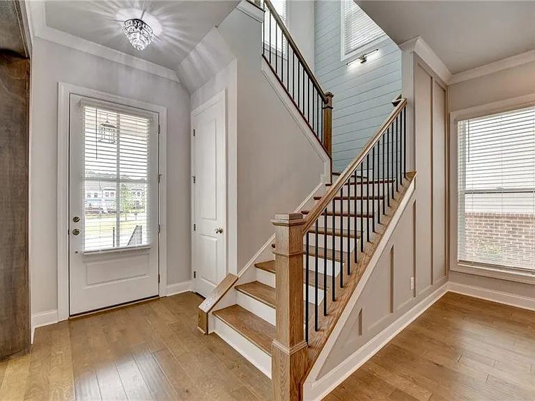 4536 Molder Dr — Photo 6