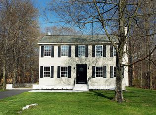 2123 Hampshire Dr, Tobyhanna, PA