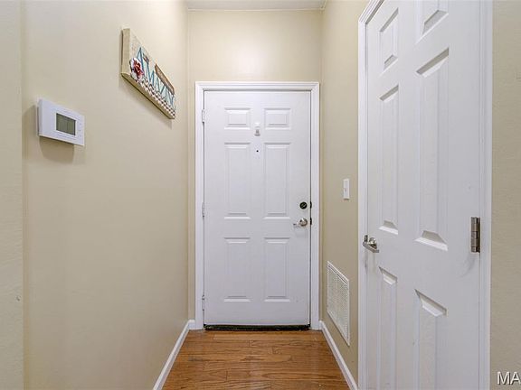 5th image of 37 Kassebaum Ln APT 201