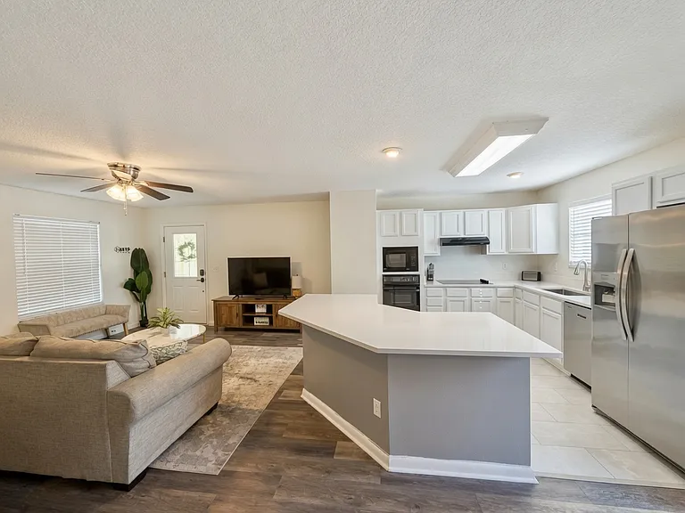 6752 Veronica Ct — Photo 10