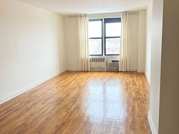 5th image of 2800 Coyle St APT 611