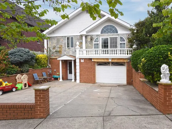 14459 South Dr, Malba, NY 11357