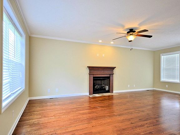 3rd image of 3146 Clydesdale Dr