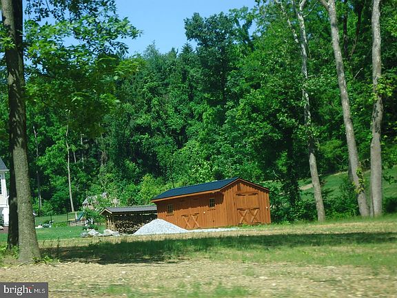 2nd image of 471 Shady Dell Rd