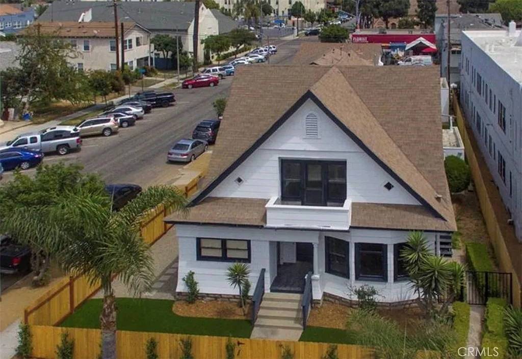 2 bed, 1.5 bath, 950 sqft, $2,550 — Photo 1