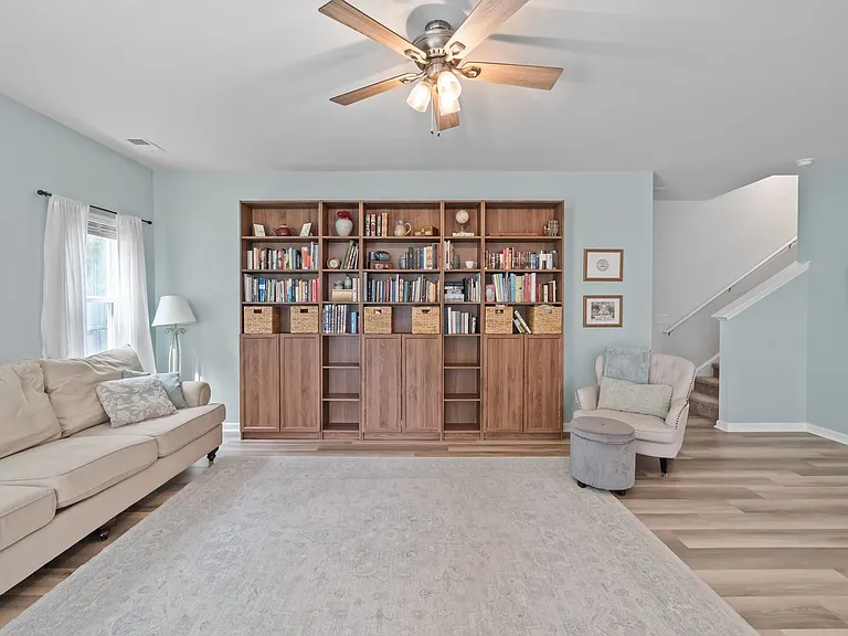 1431 Waybridge Way — Photo 7