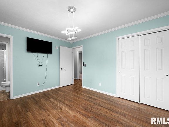 5th image of 2341 E 33rd St
