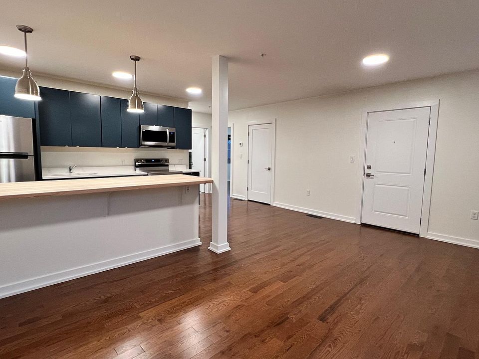 Living Room/Kitchen