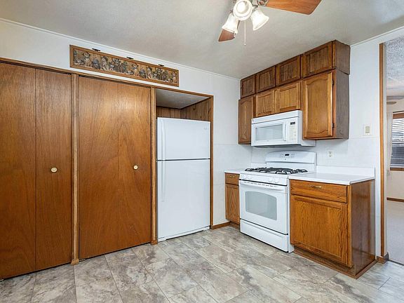 5th image of 3015 W 70th St