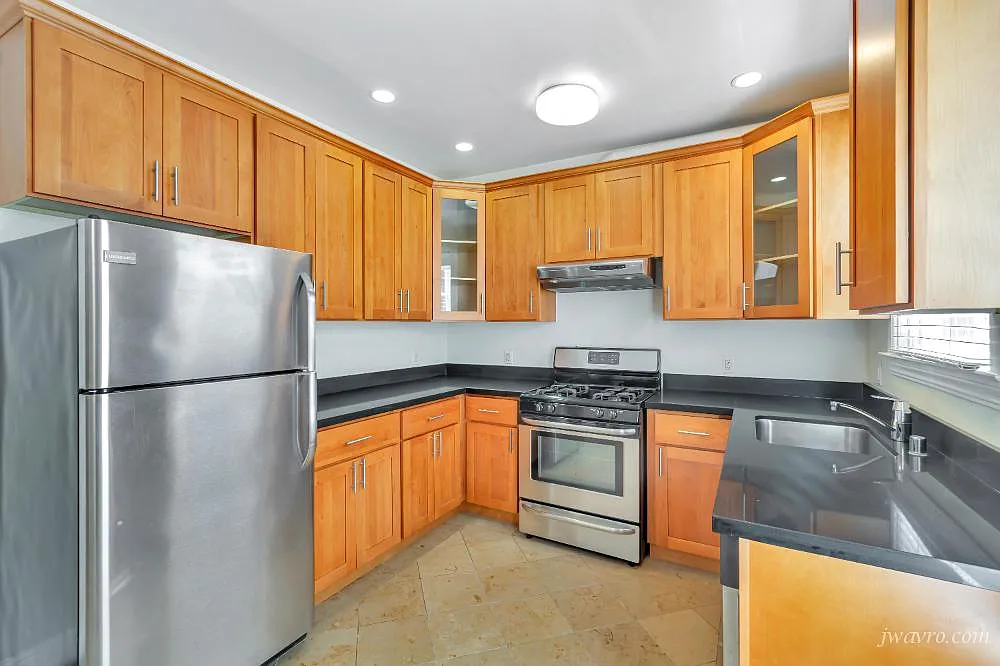 Prime Inner Sunset Spacious Studio w/ HW Floors! Must See! — Photo 1