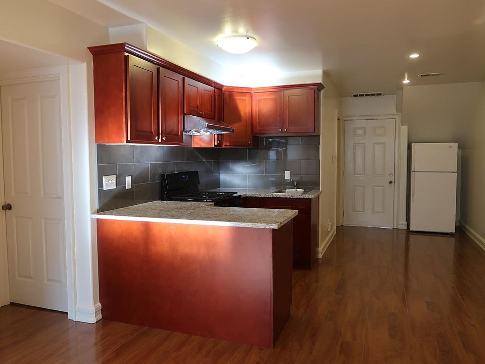 Kitchen / Main Hallway