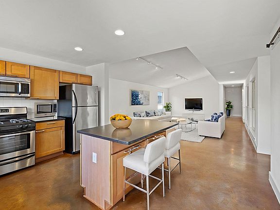 4th image of 2304 Rain Water Dr