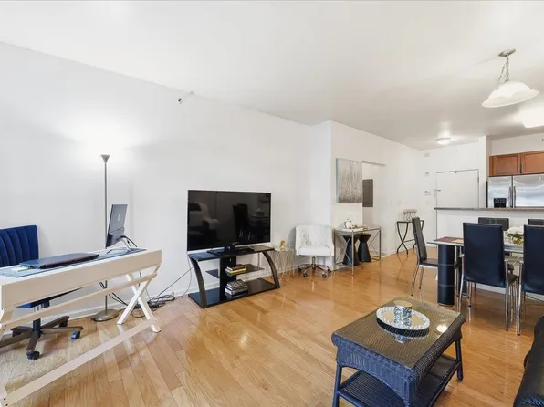 4 Constellation Place image 4 of 43