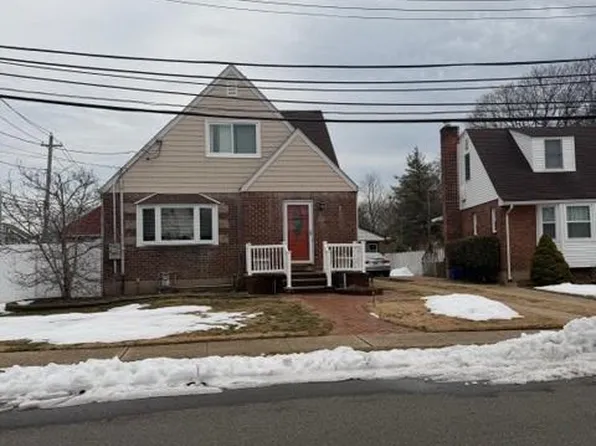 2 Grenville Court, East Rockaway, NY 11518