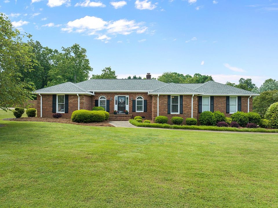 1st image of 109 Westmeath Dr