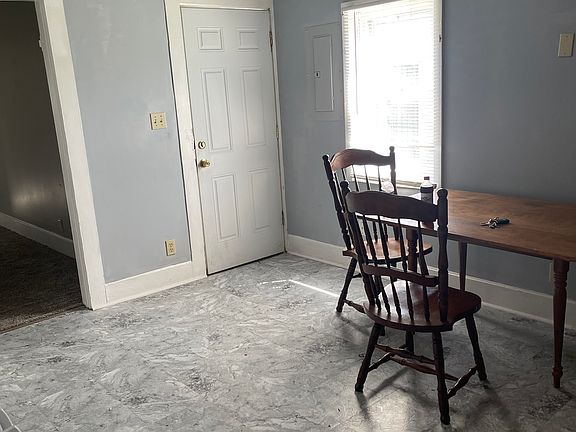 4th image of 1210 Edgar St